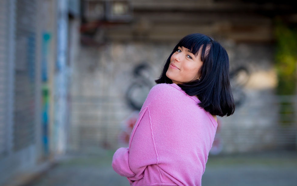 Bio | Alexandra Papoulias Barton